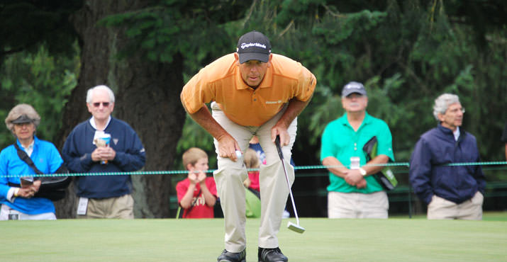 Mark O'Meara eyes the greens