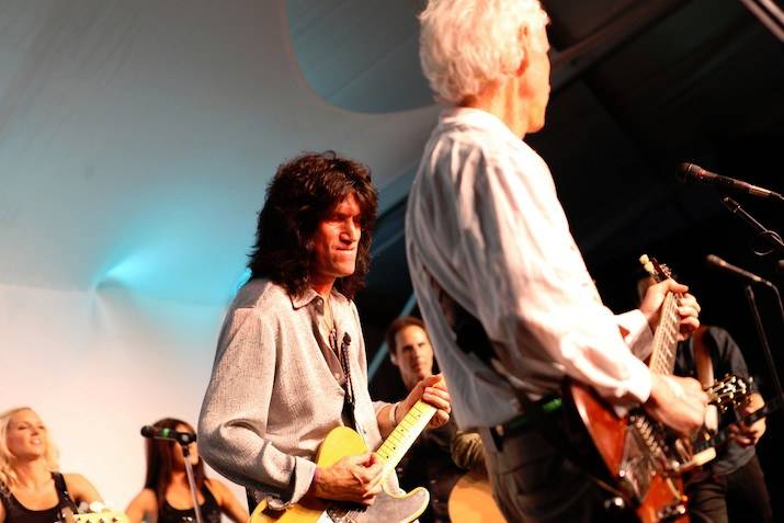 Music brought many together to support Tommy Thayer, who shared the stage with Robby Krieger from the Doors.