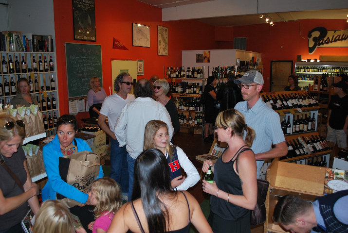 The book-signing took place at Pastaworks on Hawthorne which has a walk-through enterence to the Powells Books next door.