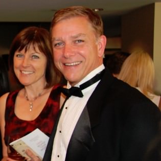 Pet Partners’ Board member Dr. Laird Goodman and his wife Pam enjoy the VIP reception and silent auction.