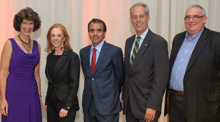 At this year’s A Gathering of Good, a dynamic group of thought leaders discussed innovation and growth in our local economy. Judy Strand, CEO of Metropolitan Family Service joins panelists (from left) Tamara Lundgren, President and CEO of Schnitzer Steel; Luis Machuca, CEO of Kryptiq; Dr. Wim Wiewel, President of Portland State University; and Jeff Harvey, President and CEO of Burgerville.