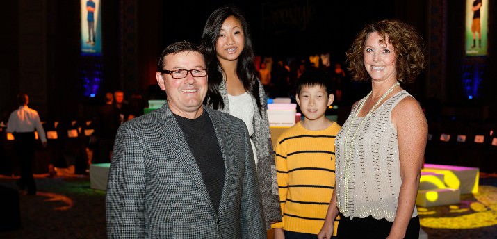 Doernbecher Foundation Board President Kelly Johnson with his wife Rebecca and kids. Photo credit: Michael Schmitt