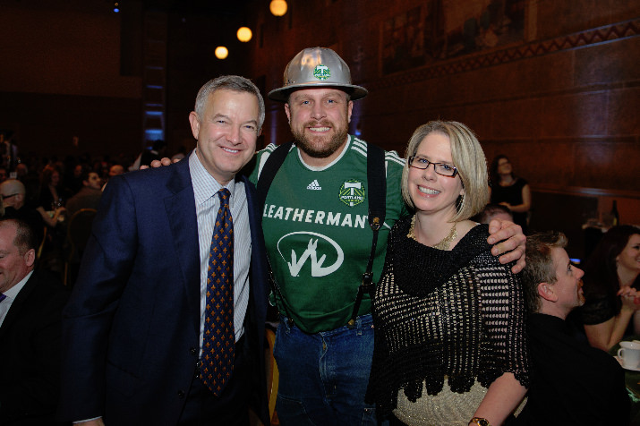 Left to right, Knowledge Universe CEO Tom Wyatt with “Timber Joey” Webber and SMART Board member Liz Large, also of Knowledge Universe.  Knowledge Universe was the presenting sponsor of this year’s SMART Gala.