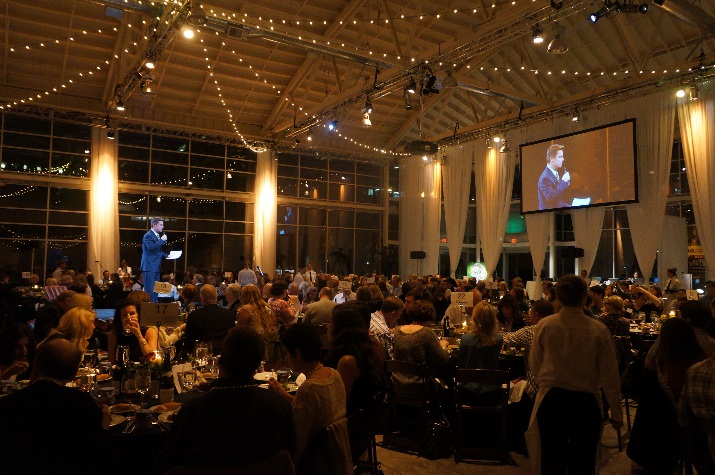 The event décor and theme mimicked the easy-going attitude of SOLVE, after all, “Our organization is about being outdoors and actively caring for the environment” said Emily of the tastefully casual design executed by West Coast Event Productions.