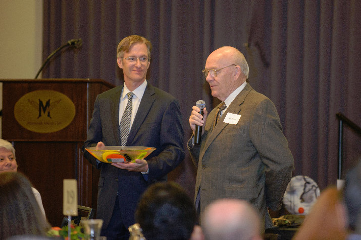 Ted Wheeler, Oregon State Treasurer, with Ken Austin, Ageless Award recipient.