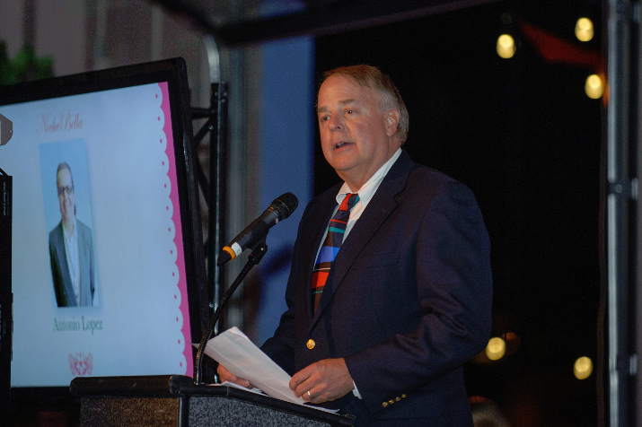 Portland Development Commission Director John Jackley introducing honoree Antonio Lopez. PDC was the presenting sponsor of Noche Bella.   Photo Credit: Andie Petkus 