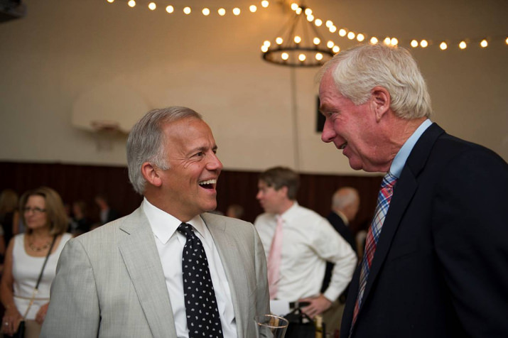 Ed Maletis and David Jacobsen catch up before dinner.