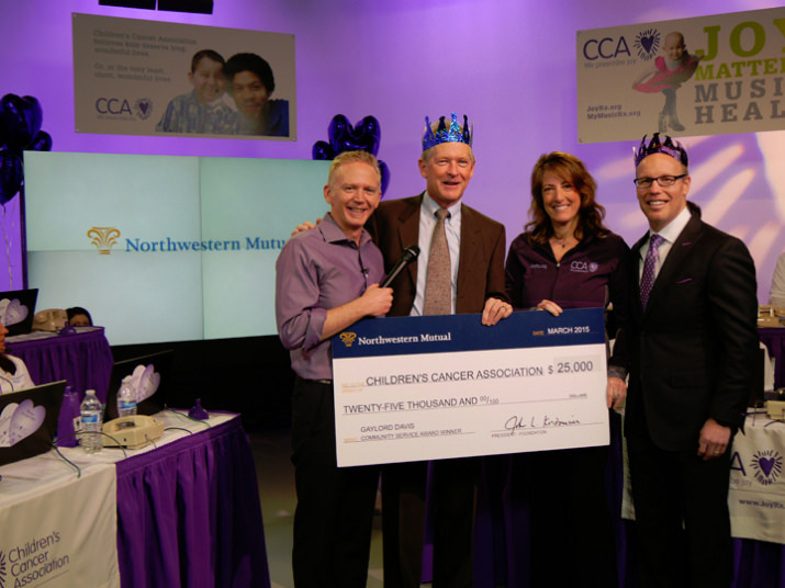 FOX 12 Oregon’s Andy Carson welcomes Northwestern Mutual’s Gay Davis, Financial Advisor, and Cory Mahaffey, Managing Partner, to the studio to present CCA Founder and CEO, Regina Ellis, with a $25,000 check. Davis was this year’s recipient of Northwestern Mutual’s Community Service Award for his philanthropic efforts on behalf of CCA. 