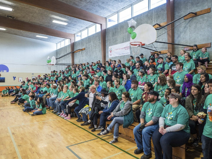 More than 315 volunteers help Glenfair Elementary on Comcast Cares Day. Projects included outdoor gardening and landscaping.