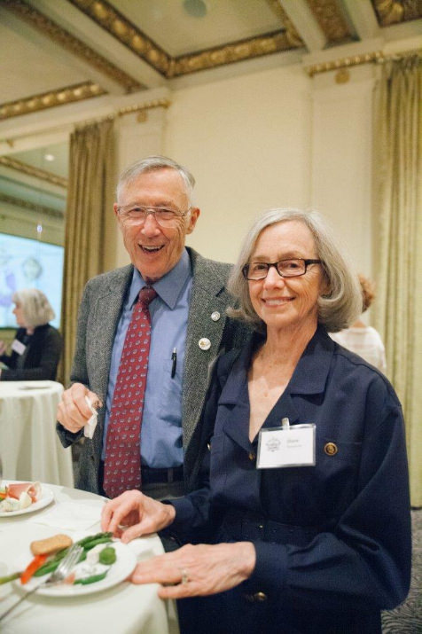 Drs. John and Diane Howieson enjoy scrumptious hors d’ouevres.