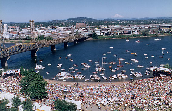 Blues fans packed the 2005 Safeway Waterfront Blues Festival. Photo by Daniyl Hicks.