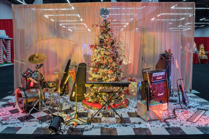 Tree Name: Rockin' Sounds of Christmas Sponsor: Providence Health Plan Decorators: Ronni Nichuals, Judy Campbell Mary Nichols, Velma Rodriguez