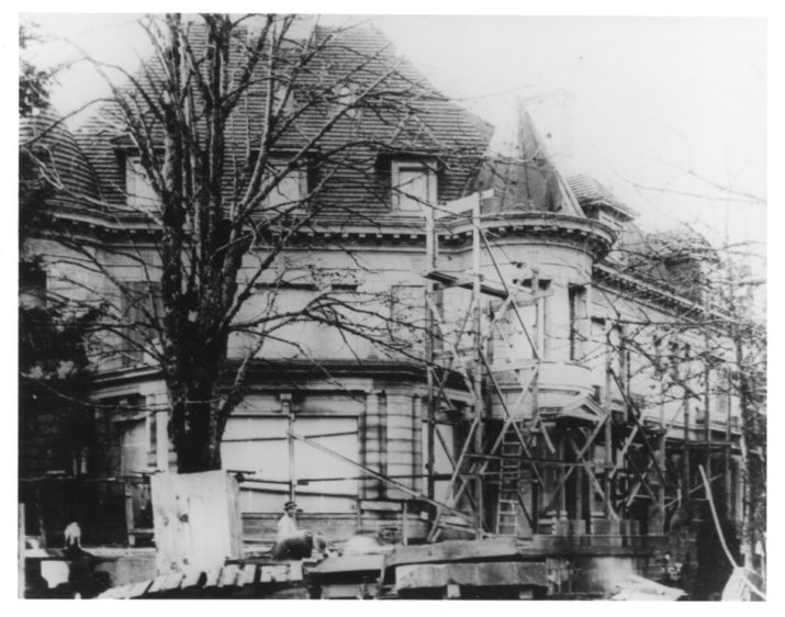 Pittock Mansion under construction in 1914