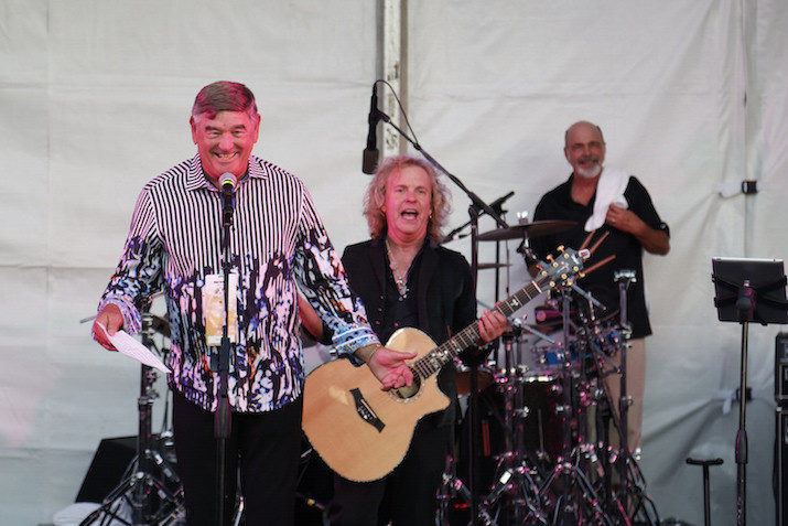 Trustee emeritus Dan Dutton (Stimson Lumber Chairman) joined Night Ranger/Damn Yankees frontman Jack Blades and Rock and Roll Hall of Famer Danny Seraphine on stage to excite the crowd. 