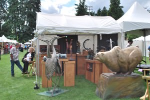 110 booths featuring fine arts and crafts drew thousands to the beautiful lakeside community.