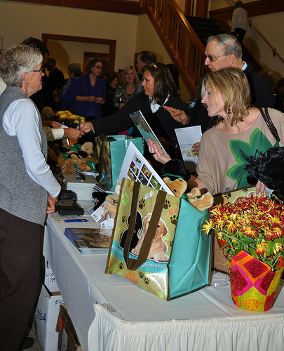 Guests at Guide Dogs for the Blind's Oregon Fall Luncheon.