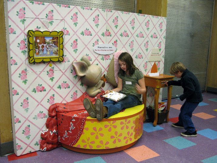 The Museum’s research, planning, evaluation, and strong partnerships have helped in building a body of early literacy experiences and environments for young children, their parents, and caregivers that encourage active exploration, stimulate conversation, offer wide access to literacy tools and books, and invite lots of pretend play.