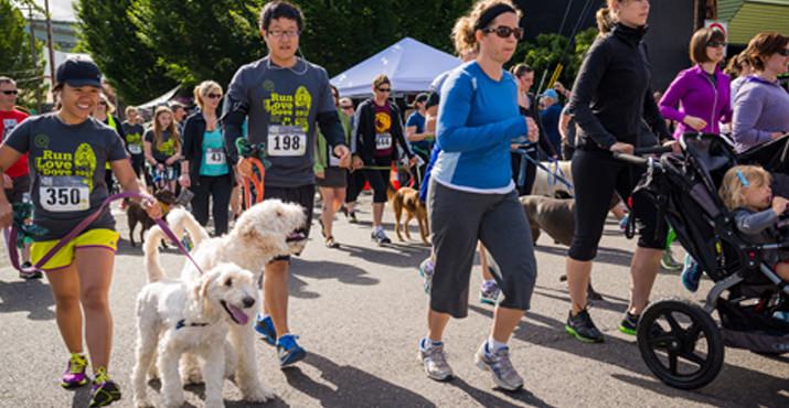Two and Four Legged Runners Hit the Streets to Support DoveLewis Emergency Animal Hospital