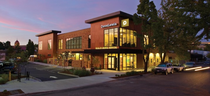 DoveLewis Veterinary Hospital Loans Ventilator to Hospital for Humans in Spokane, Washington