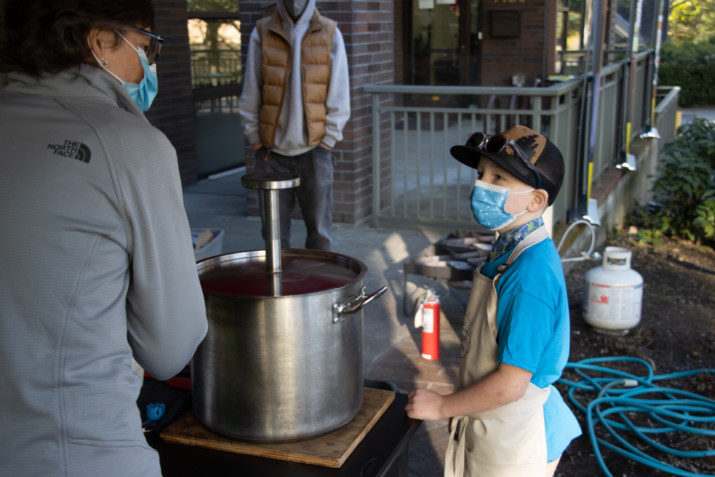 8-year-old Raises $8,000 for Meals on Wheels People