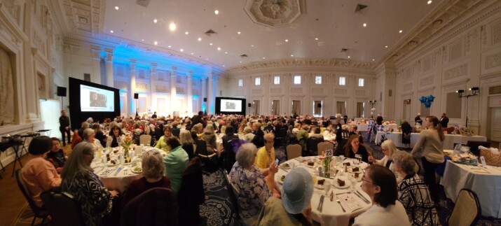 Assistance League of Greater Portland’s Promenade Portland returned on April 24, 2023, after a 3 year hiatus, to a room full of 250 guests enjoying lunch, fashions and camaraderie in support of local community service programs.